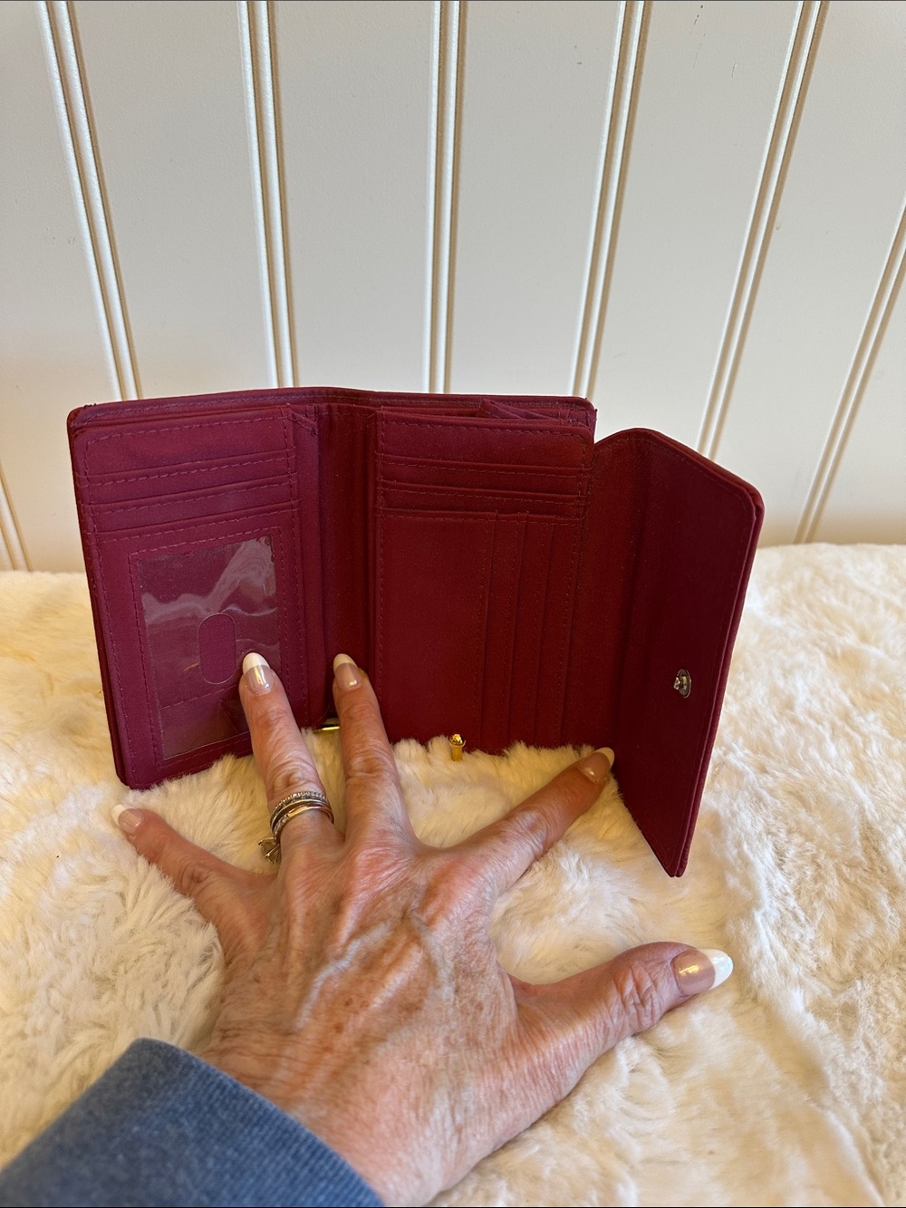 Compact Red Pebbled Wallet - Picture 4 of 5